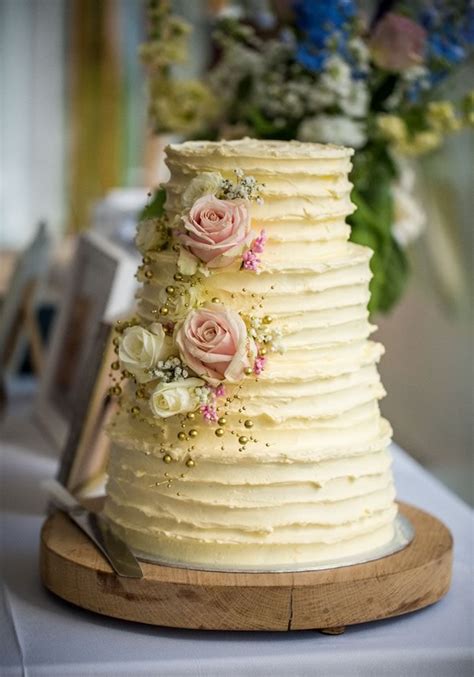 6 Simple And Sweet Ideas To Decorate Your Wedding Cake Wedding Cake