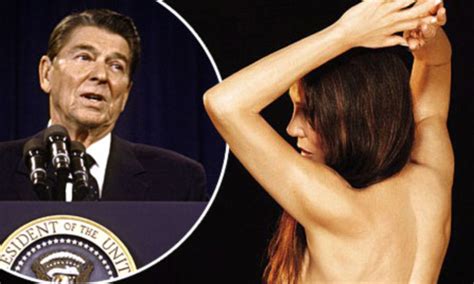 Ronald Reagan S Daughter Patti Davis Poses Nude At