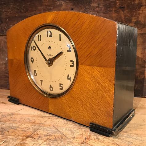 Telechron Art Deco Mantle Clock Handsome Mantle Clock With The