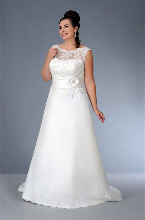 Versand gilt für standardlieferungen innerhalb deutschlands, lieferzeiten für andere länder findest du unter zahlung und versand ¹ im noni showroom gültig bis zum 31.10.21: Hochzeitskleider für große Größen - INCURVY Plus-Size ...