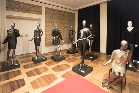Gianni Versace Retrospective In Berlin Enkeda