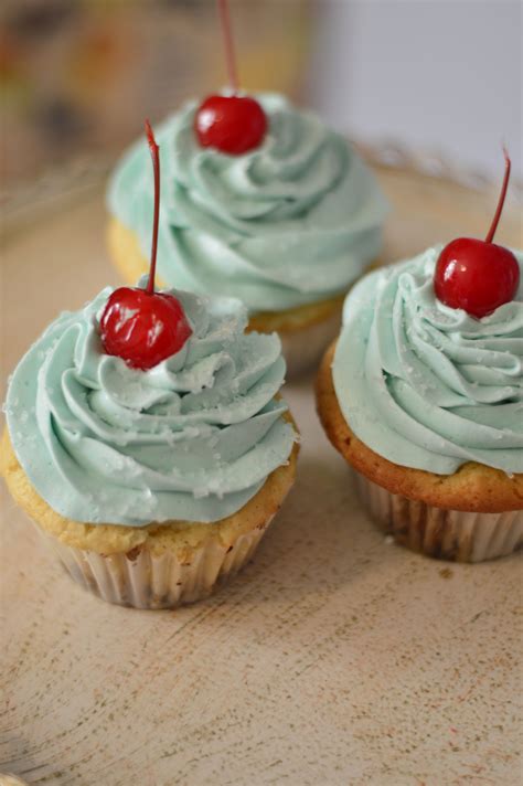 Tianas Tasty Treats Bakery In Millbury Ma Cakes Cupcakes And Cookies