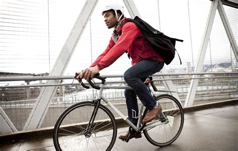 Nail Your Commute With These Tips On Bicycle Commuting 🙌 Via