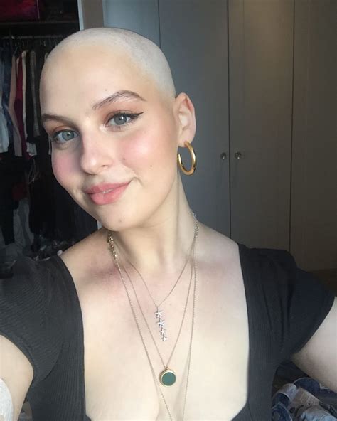 Headshave Girls из архива скачайте фотографии разрешением 3840x2160