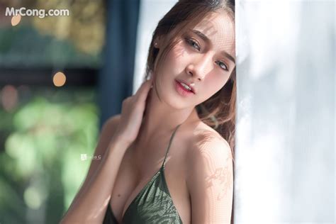 See The Glamorous Body Of The Beautiful Pichana Yoosuk In A Halter