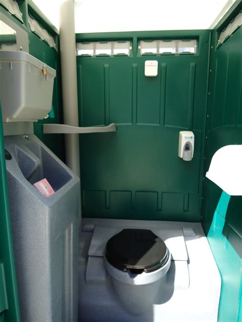 Flushable Portable Toilet With Sink Yankee Restrooms