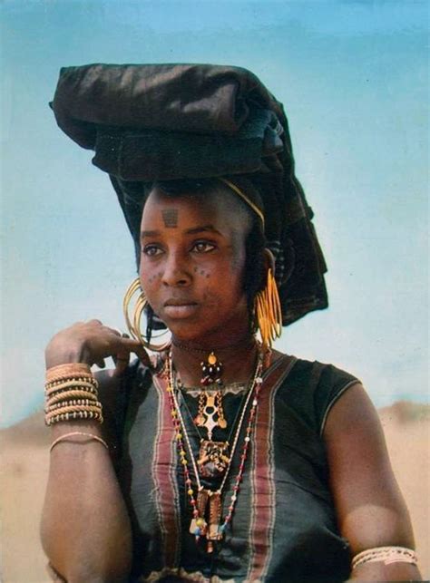 Africa Young Wodaabe Bororo Fulani Woman Niger Scanned Postcard