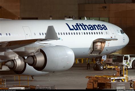 D Aihp Lufthansa Airbus A340 600 At Los Angeles Intl Photo Id