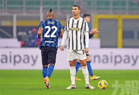 基斯坦奴·朗拿度·多斯桑托斯·阿維羅（葡萄牙語：cristiano ronaldo dos santos aveiro，goih, comm，oic，1985年2月5日－），简称c羅，生於葡萄牙大西洋中的馬德拉島豐沙爾，葡萄牙職業足球員，司職邊鋒、前鋒，目前效力於意甲球队祖雲達斯。 兩大球王賽場齊失威 美斯首領紅 C朗冇貨交 - 澳門力報官網