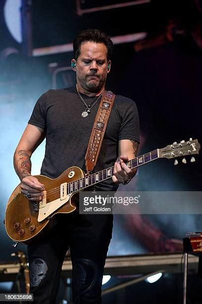 Sheryl Crow With Gary Allan In Concert Los Angeles Ca Photos And