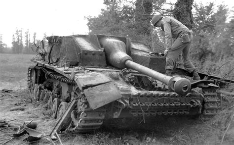 Sturmgeschütz Iv Stug Iv Sdkfz 167 Assault Gun And Dozer