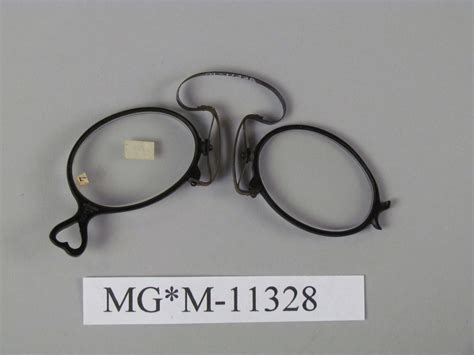 Pince Nez Smithsonian Institution