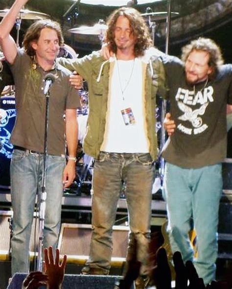 Image May Contain 3 People People Standing Chris Cornell Eddie Vedder Gossard