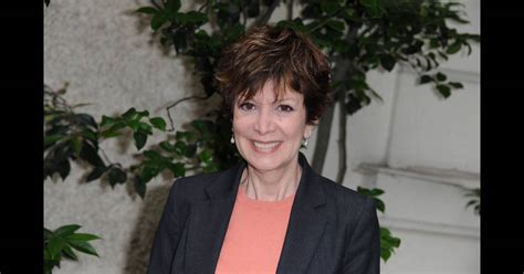 Cette dernière devient ensuite animatrice sur tf1 de demain il fera beau et j'y crois, j'y crois pas. Christine Laborde soutient Tina Kieffer et l'opération ...