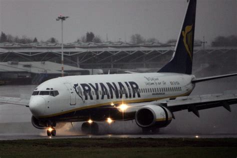 Terrifying Ryanair Flight Threw Passengers Like A Rollercoaster Metro News