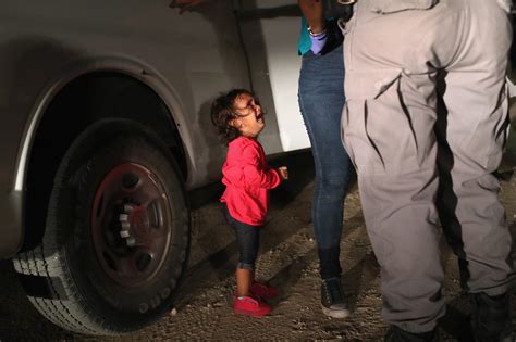 Viral Photo Of Crying Girl Was Not Separated From Her Mother Dad
