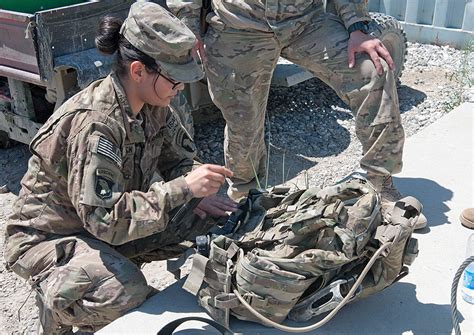 Fort Campbell Soldiers Put Female Body Armor Prototypes Through Paces