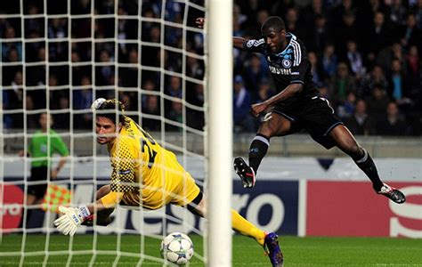 The team has participated in thirteen seasons of union of european football associations (uefa) club competitions, including four seasons in the champions league, six seasons in the uefa cup and europa league. Racing Genk 1 - 1 Chelsea FC - Soccer Series Wallpapers