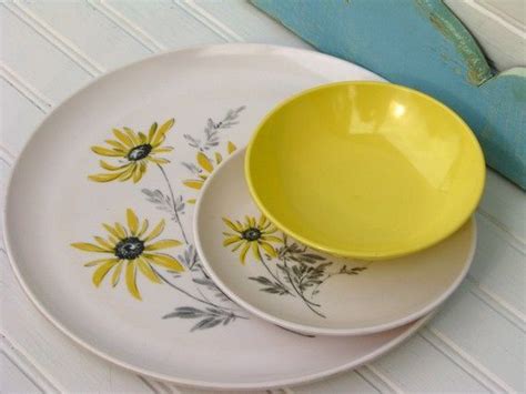 119,000+ vectors, stock photos & psd files. Image result for melamine plate 1960s | Vintage glassware ...