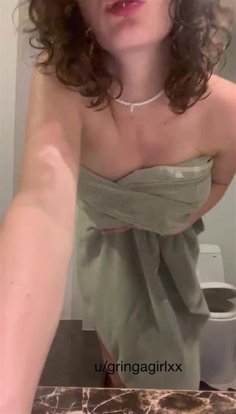 Ooops I Just Dropped My Towel Send Nude Selfie