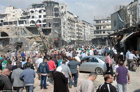 Thousands Of Syrians Return To Homs The Capital Of The Revolution