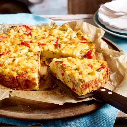 Es ist einfach zubereitet und schmeckt als ein leichtes. Herzhafter Kuchen mit Blumenkohl und Käse Rezept | LECKER