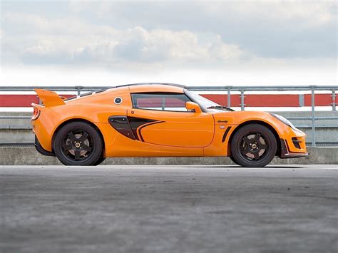 Alongside the improved power to weight ratio, the new lotus exige s has a completely new exterior and interior. LOTUS Exige specs - 2008, 2009, 2010, 2011, 2012 ...