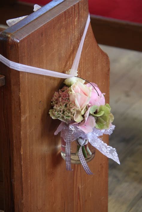 Beautiful And Romantic Wedding For Lucy And Lances Wedding At