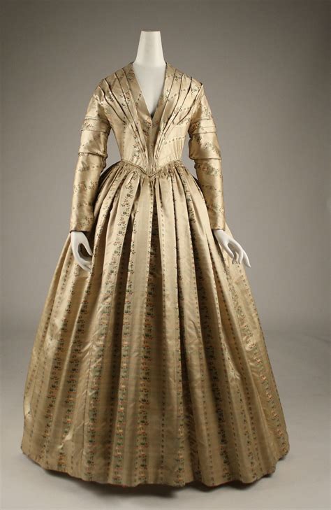 The 1840s In Fashionable Gowns Historical Dresses Fashion
