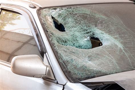 What To Do If You Get A Chip Or Crack In Your Windscreen Driving