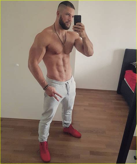Boxer Florian Munteanu To Play Ivan Drago S Son In Creed 2 Photo