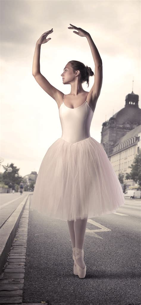 Iphone Wallpaper Beautiful Ballerina Girl Dance Ballet On The Road