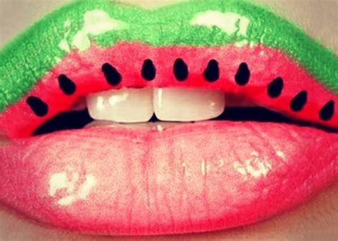 15 Best Lip Makeup Tutorials That You Should Try Out