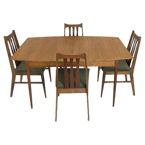 Mahogany Dining Table And 12 Chairs Set At 1stdibs