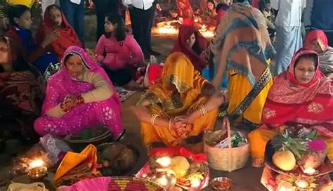 Astrology Chhath Puja 2021 Devotees Offer Arghya To The Rising Sun