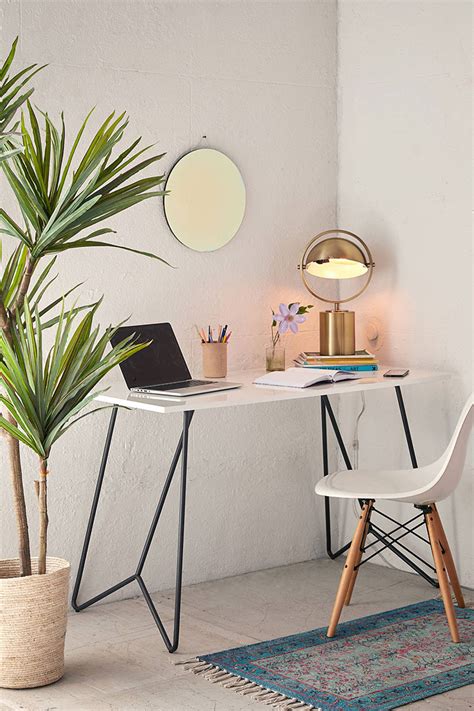 But, before we nix the idea completely and continue to work from our beds, let's consider a craftier solution: 25+ Stylish Desks for Small Spaces | Home Office ...