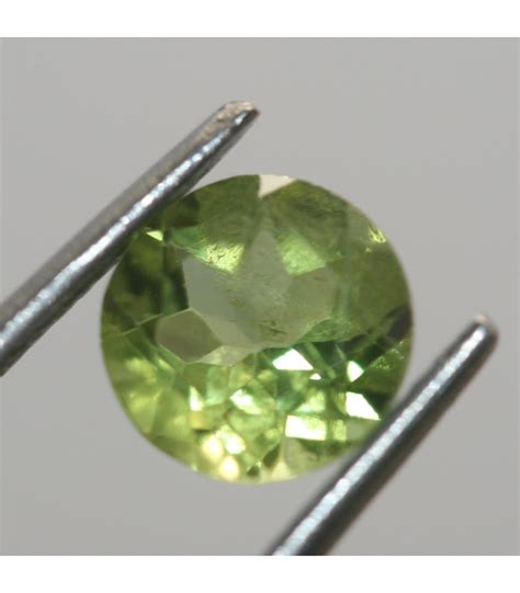 Peridot Faceted Round 7mm 1pcs Item637mg
