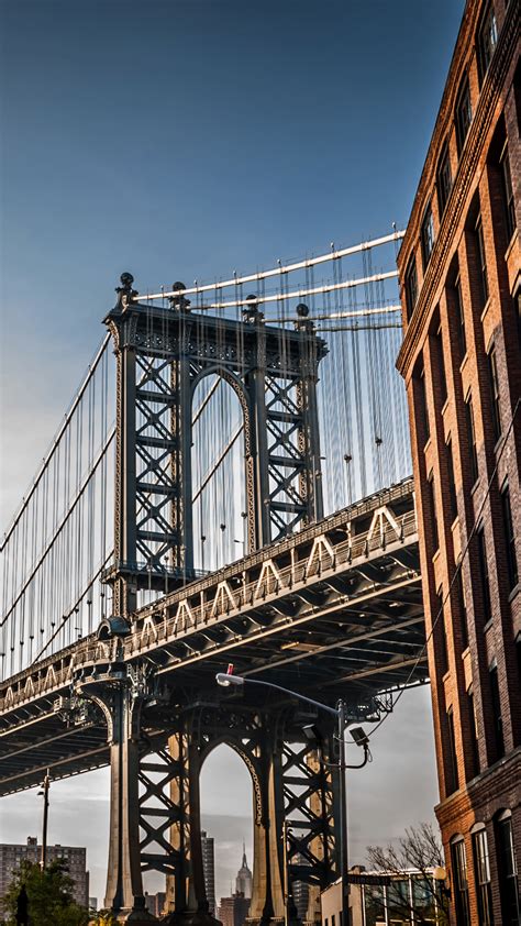 Manhattan Bridge View From Alley Between Two Buildings Brooklyn New