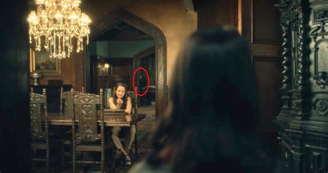 15 Haunting Of Hill House Ghosts You Didnt Even See Netflix Home