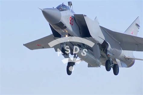 This version can be fitted with western weapons or avionics. MiG-31BM with hypersonic missile HD photo - ASDS Media Bank