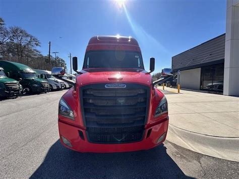 2018 Freightliner Cascadia 126 Vanguard Truck Centers