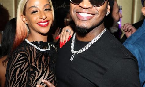 Ne Yo Celebrates With The Ladies At The Club Full Of Smiles After Estranged Wife Crystal Smiths
