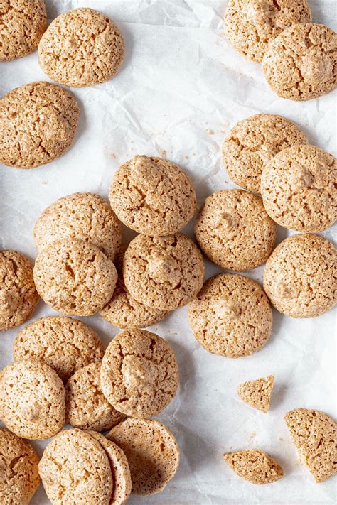 Crispy Amaretti Biscuits Recipe Italian Almond Cookies Recipe