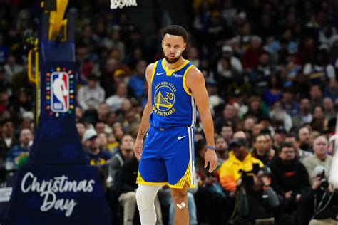 Steph Currys Ridiculous Pass Is Going Viral In Warriors Nuggets Game