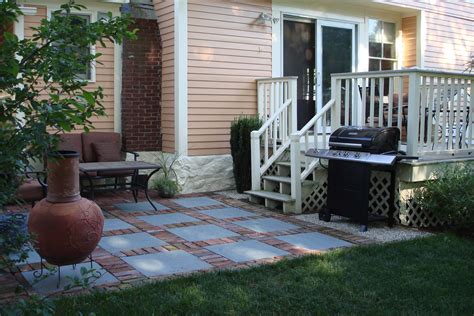 A front yard entry garden in seattle's blue ridge neighborhood features bluestone pavers with granite cobble accents laid over a concrete base. 15+ Enhancing Backyard Patio Design Ideas For Small Spaces