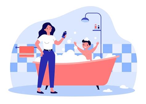 Madre Bañando A Su Hijo Feliz En La Bañera Mujer Sosteniendo La