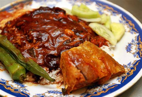 Nasi kandar penang is one of the authentic, full of spices tamil muslim cuisine and truly malaysian food. Nominate and vote for the best Nasi Kandar - Kuali