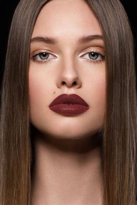 27 Satin Deep Plummy Beige Lux Lipstick On Model Beautymakeup Summer Makeup Makeup Looks