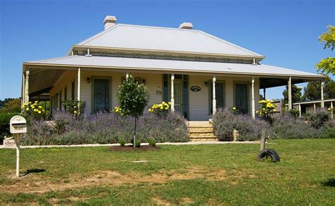 20 Traditional Australian Farmhouse Designs