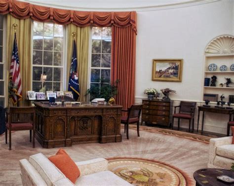The oval office is the official office of the president of the united states. Donald Trump Already Redecorated The Oval Office, And Of ...